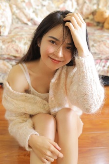皮包上撒了乳液怎么办